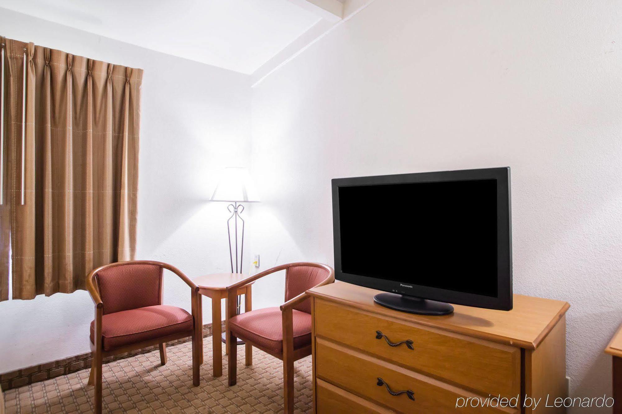 Mho Hotel Bordentown Eksteriør bilde