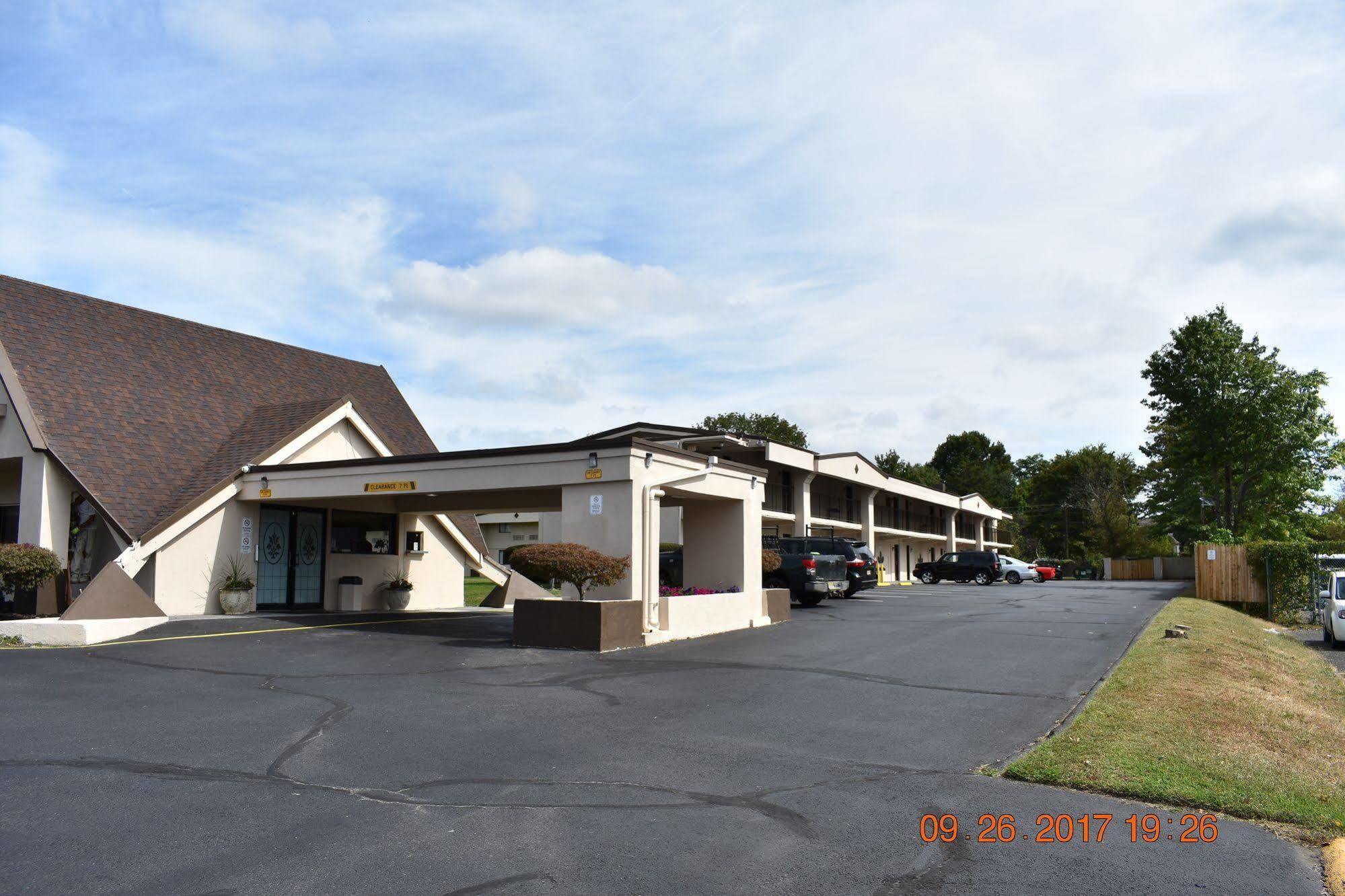 Mho Hotel Bordentown Eksteriør bilde
