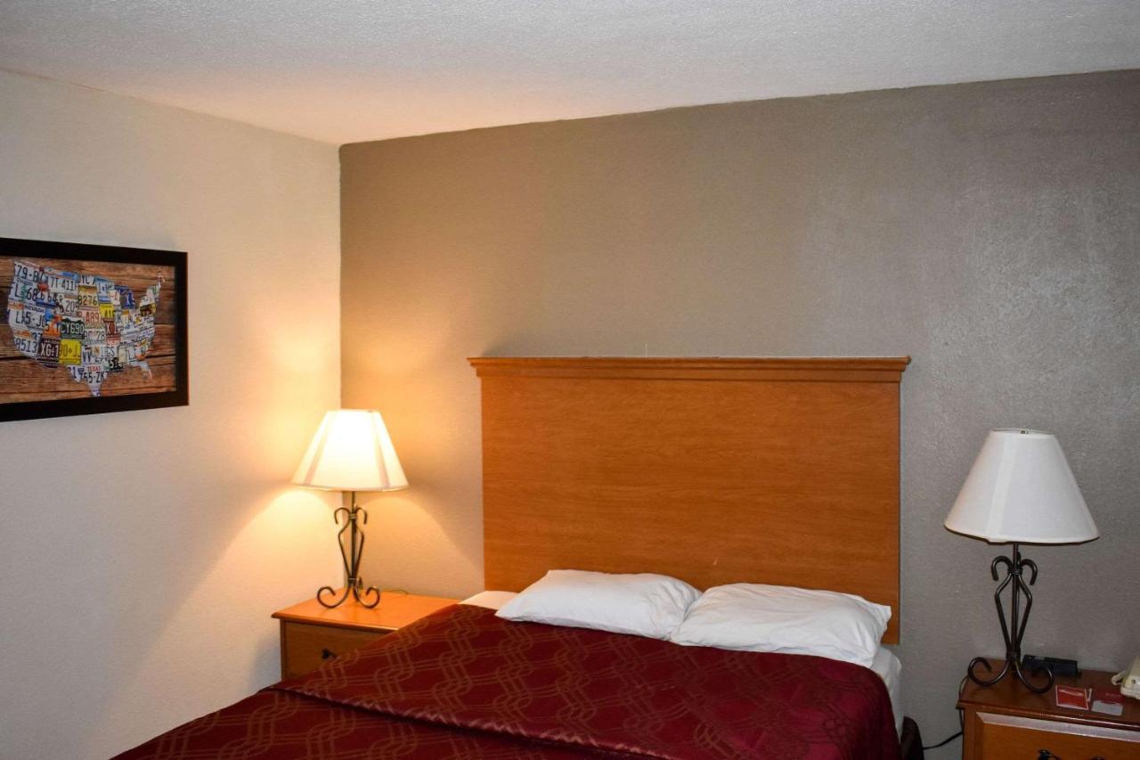 Mho Hotel Bordentown Eksteriør bilde