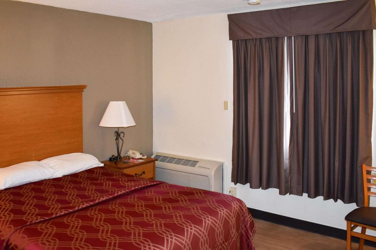 Mho Hotel Bordentown Eksteriør bilde